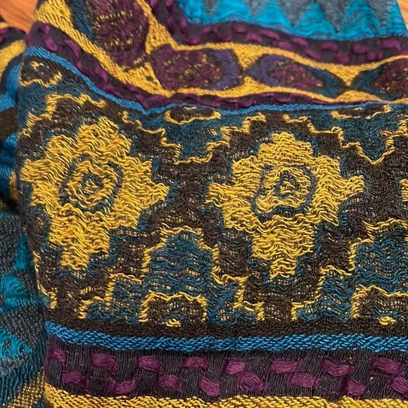 Coldwater Creek Oblong Scarf - Picture 3 of 6